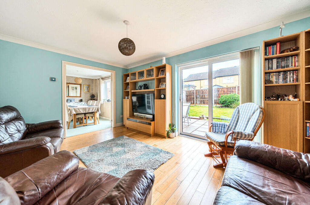 Oakdale, Bracknell, Berkshire photo 2