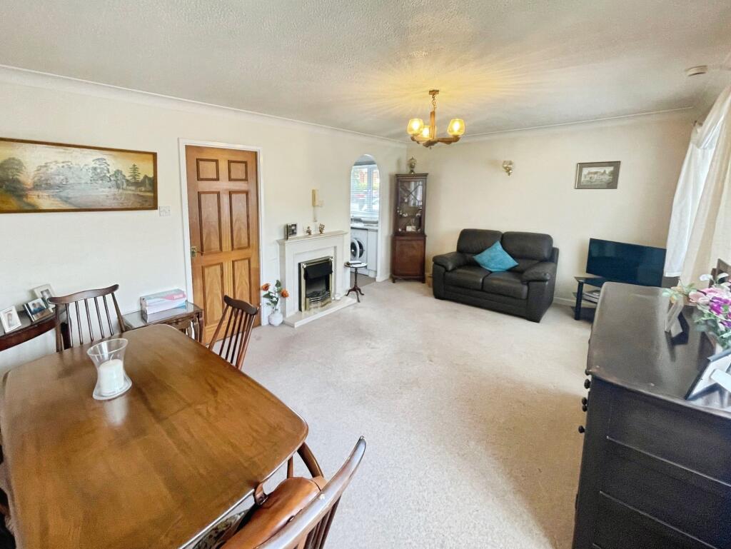 Apartment in Basingstoke and Deane, Cranbourne, Kings Furlong - View 3