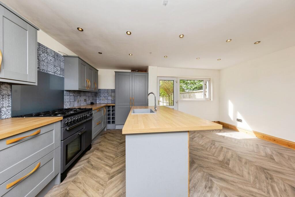 House in Swansea - View 2