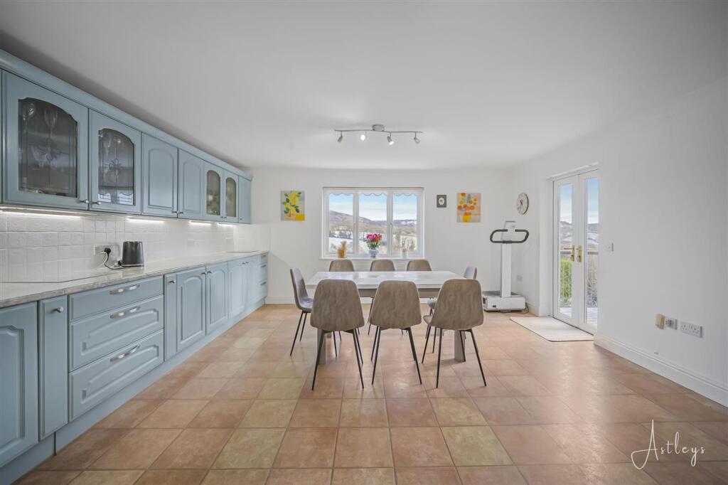 House in Swansea, Craig-Cefn-Parc - View 3