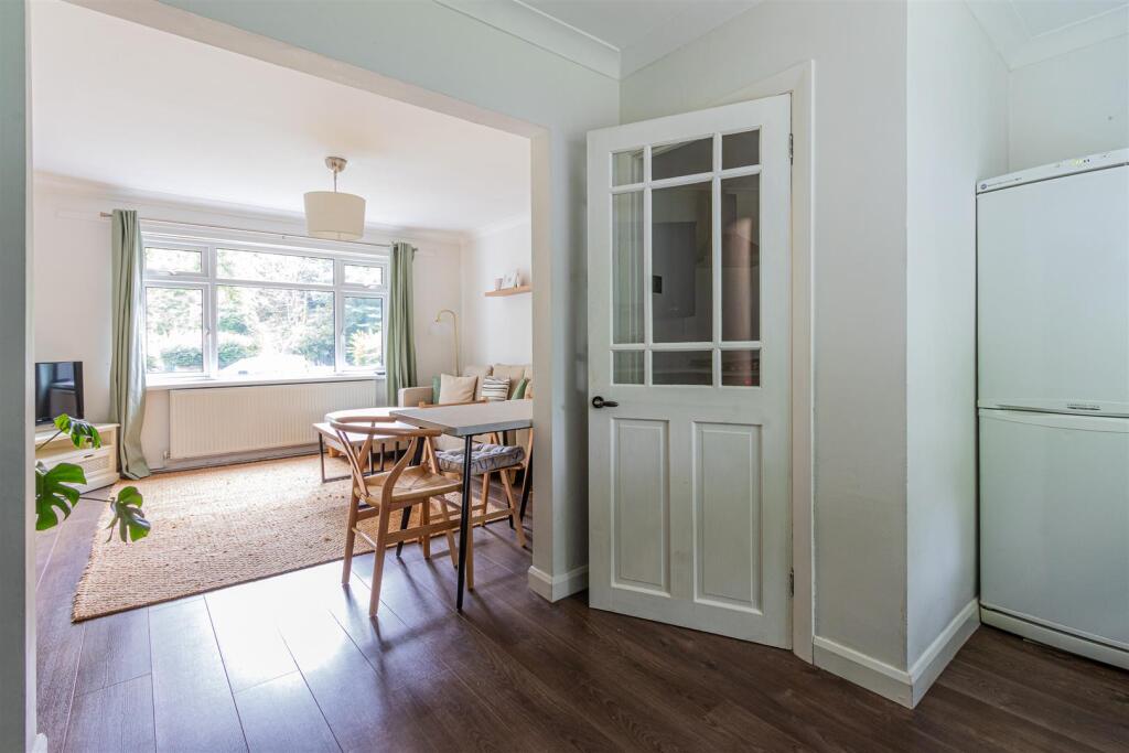 Apartment in Cardiff, St Fagans - View 3