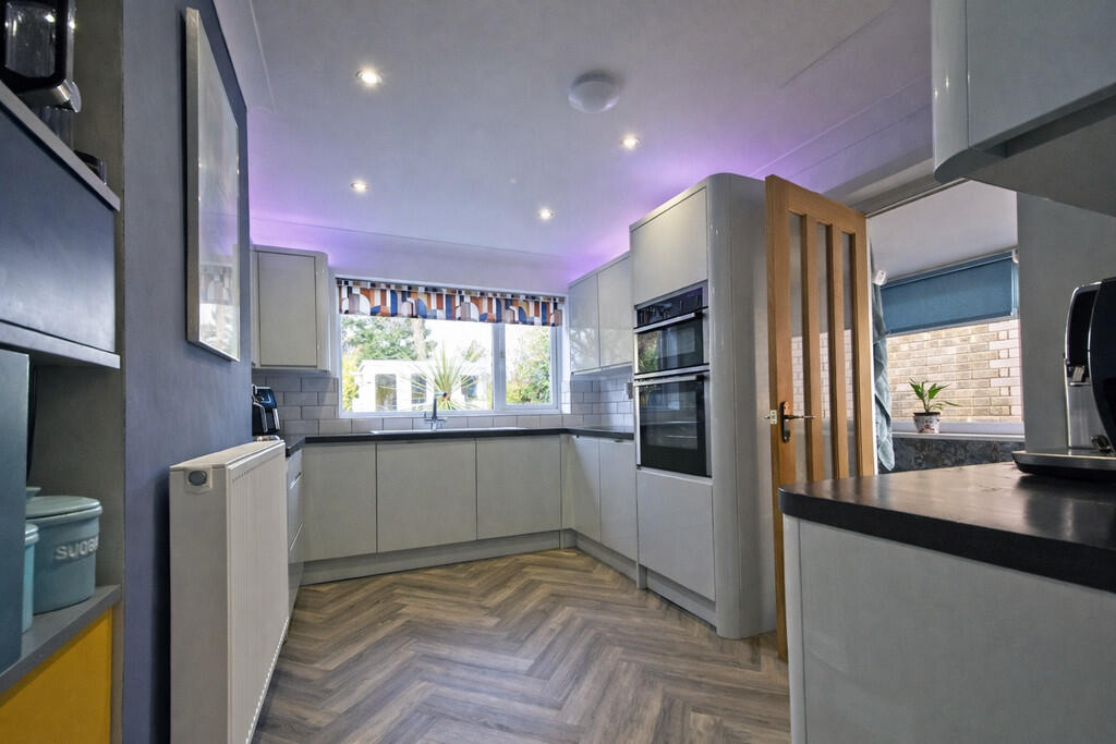 Station Road, Ormesby photo 4