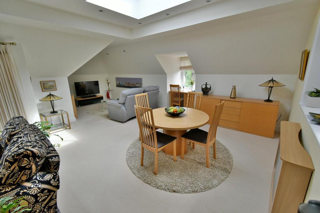 Dudsbury Avenue, Ferndown, BH22 photo 4