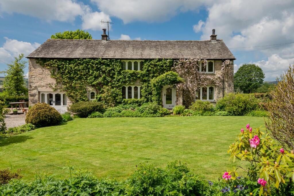 Main image of property: Greenside, Crosthwaite, Kendal, LA8 8JL