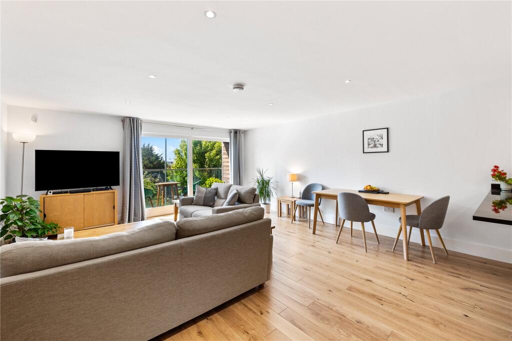 Apartment in Brighton - More