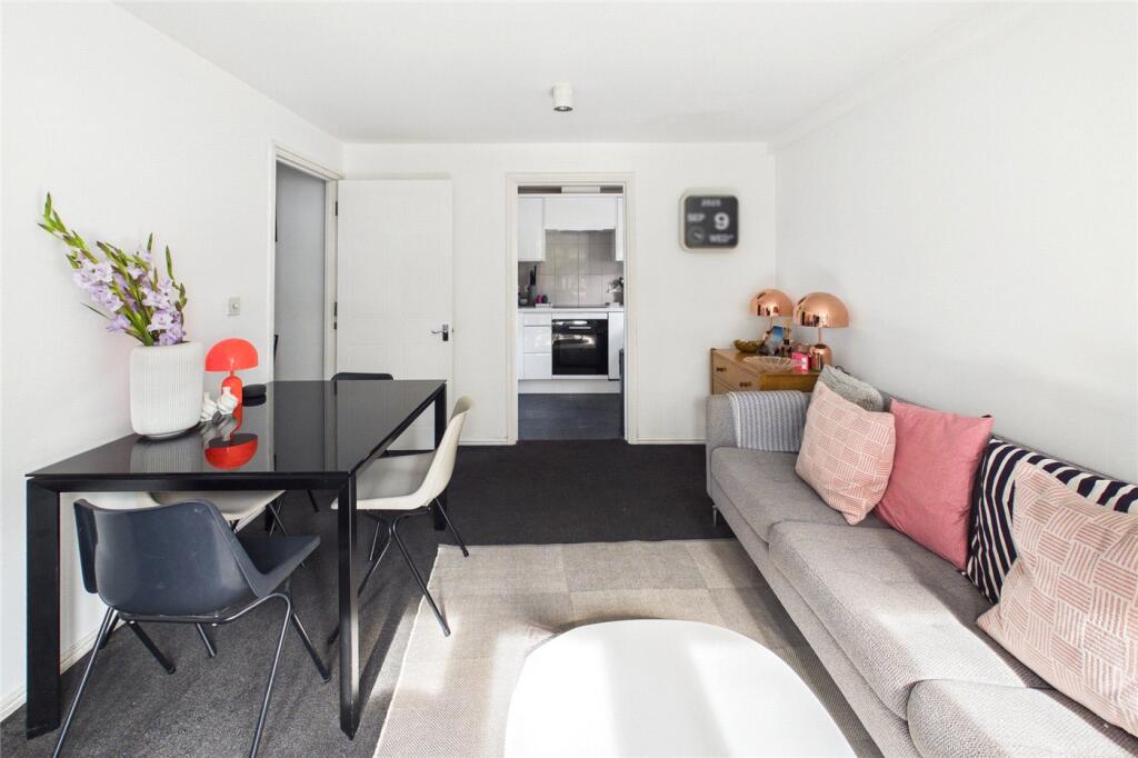 Apartment in London, Manor Park, Streatham - View 2