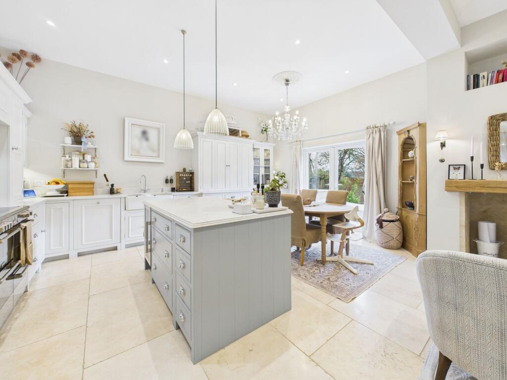 Main image of property: Worcester Road, Chipping Norton