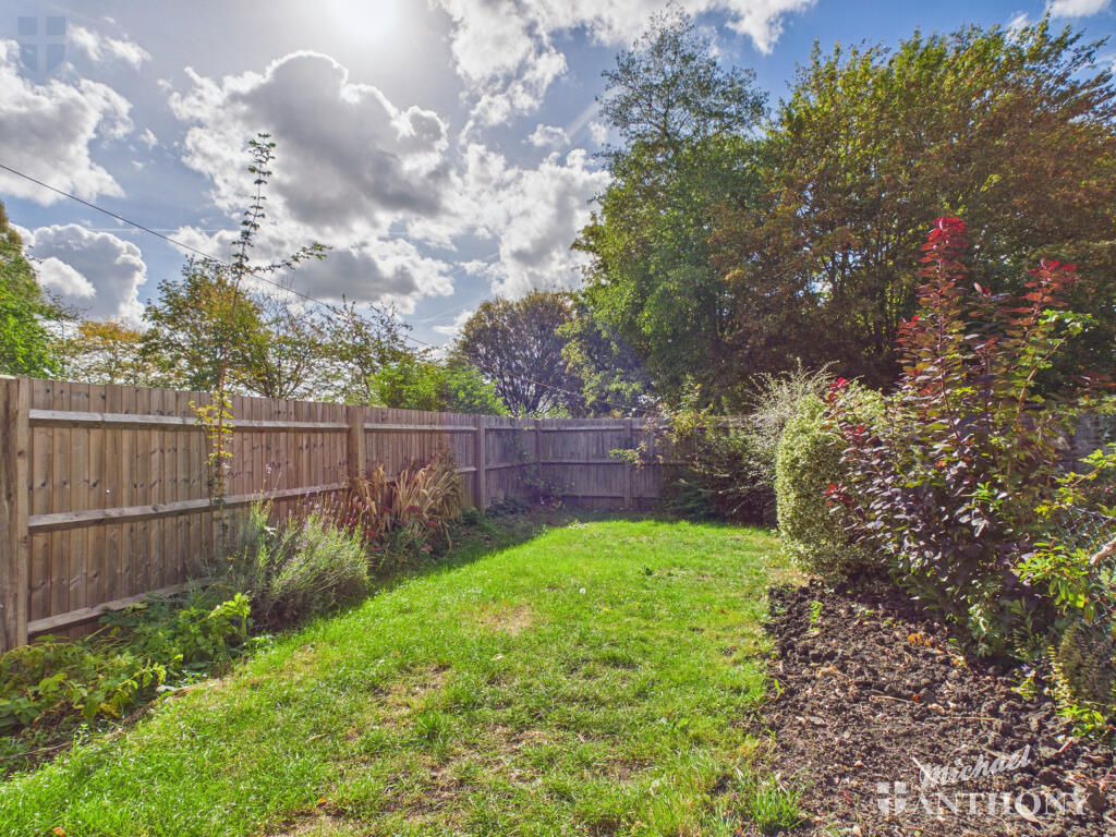 House in Stoke Mandeville, Buckinghamshire - View 3
