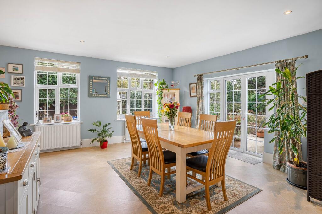 House in Twickenham - More
