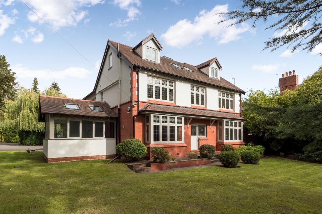 Broad Lane, Hale, WA15 – pohled 2