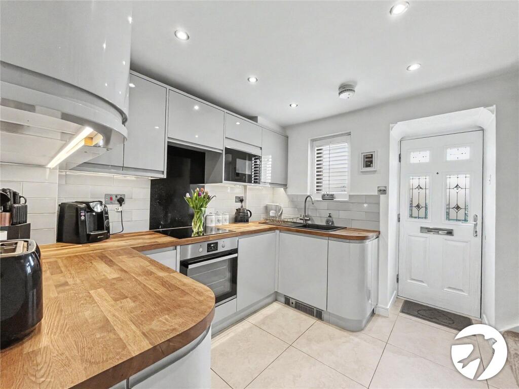 House in Chatham, Wayfield - View 5