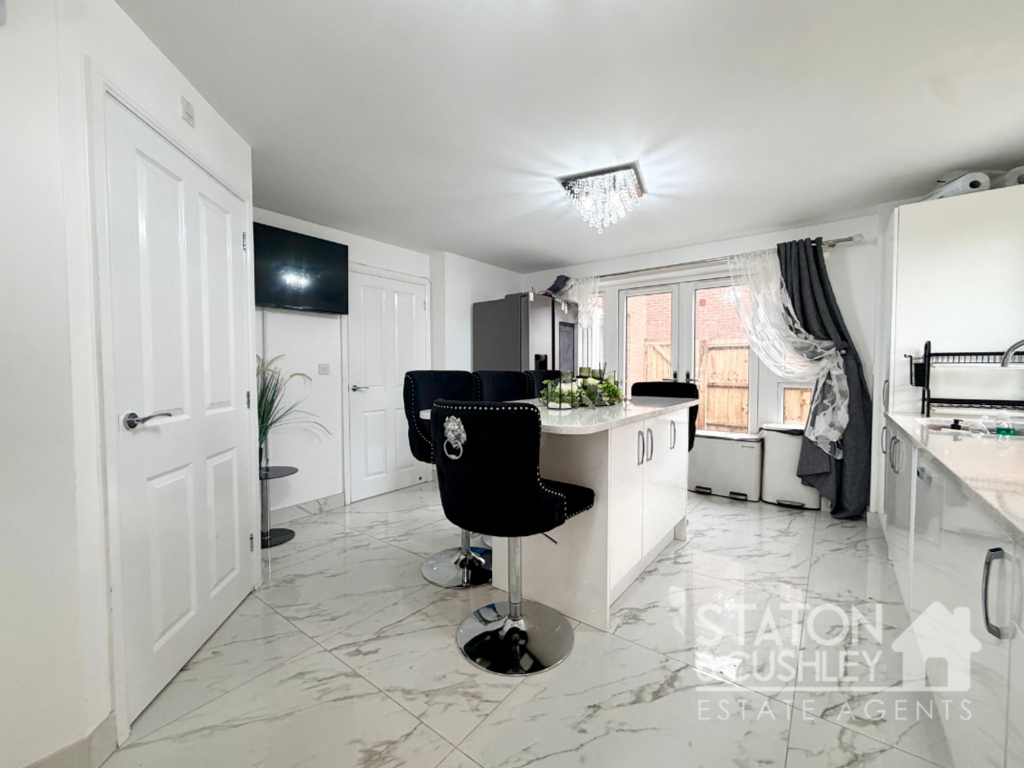 House in Nottingham - View 3