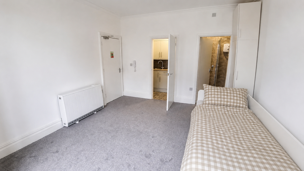 Main image of property: Bingham Road, Carrington, Nottingham,NG5 2EP
