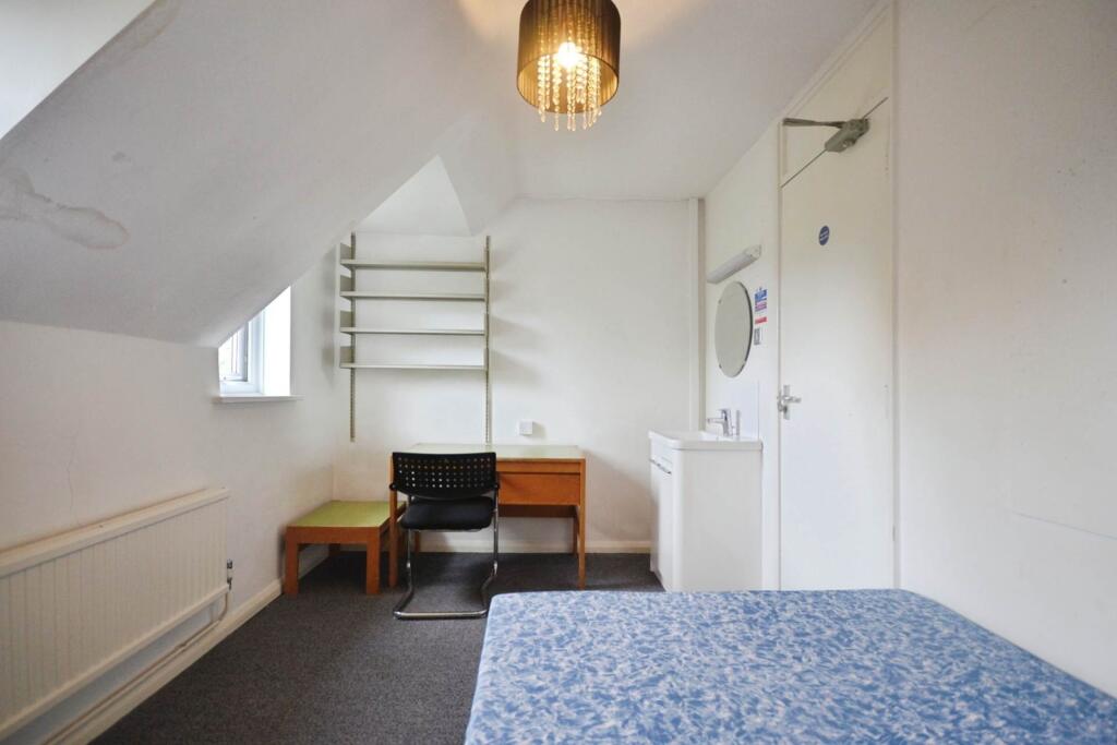 House in Reading - View 4