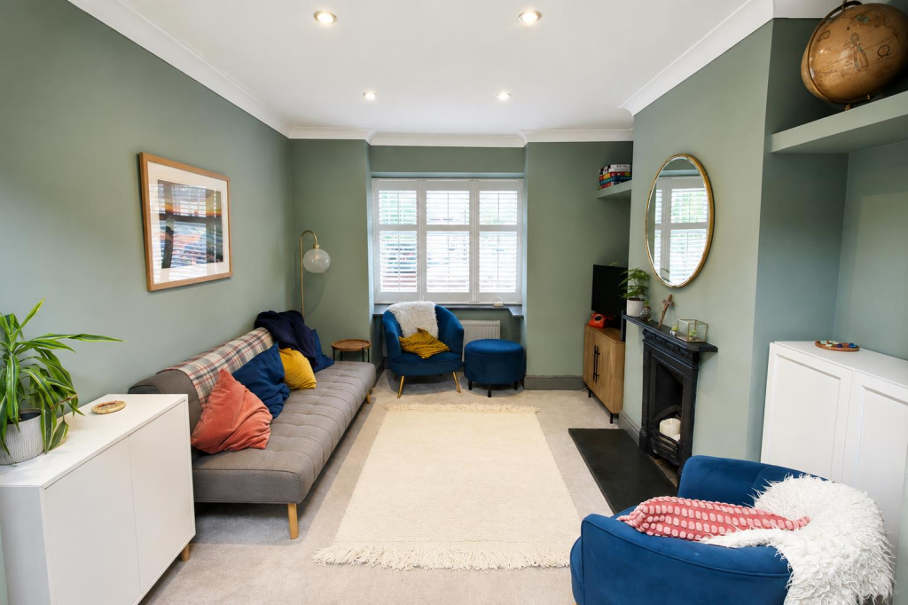 House in Reading, The Triangle, Tilehurst - View 5