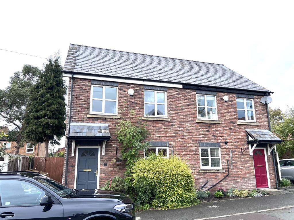 3-bed semi-detached on 25 Swettenham Street, Macclesfield, Cheshire. SK11 7BT, £249,500