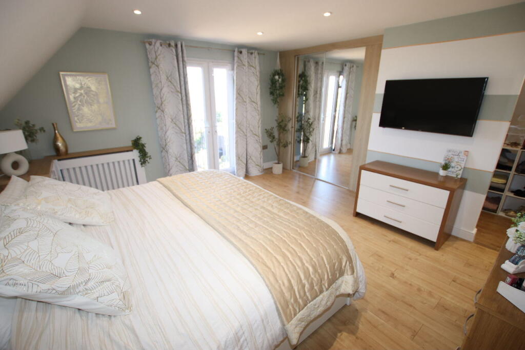 The Avenue, Great Clacton, CO15 photo 2