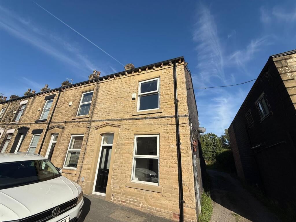Main image of property: Huddersfield Road, Stalybridge