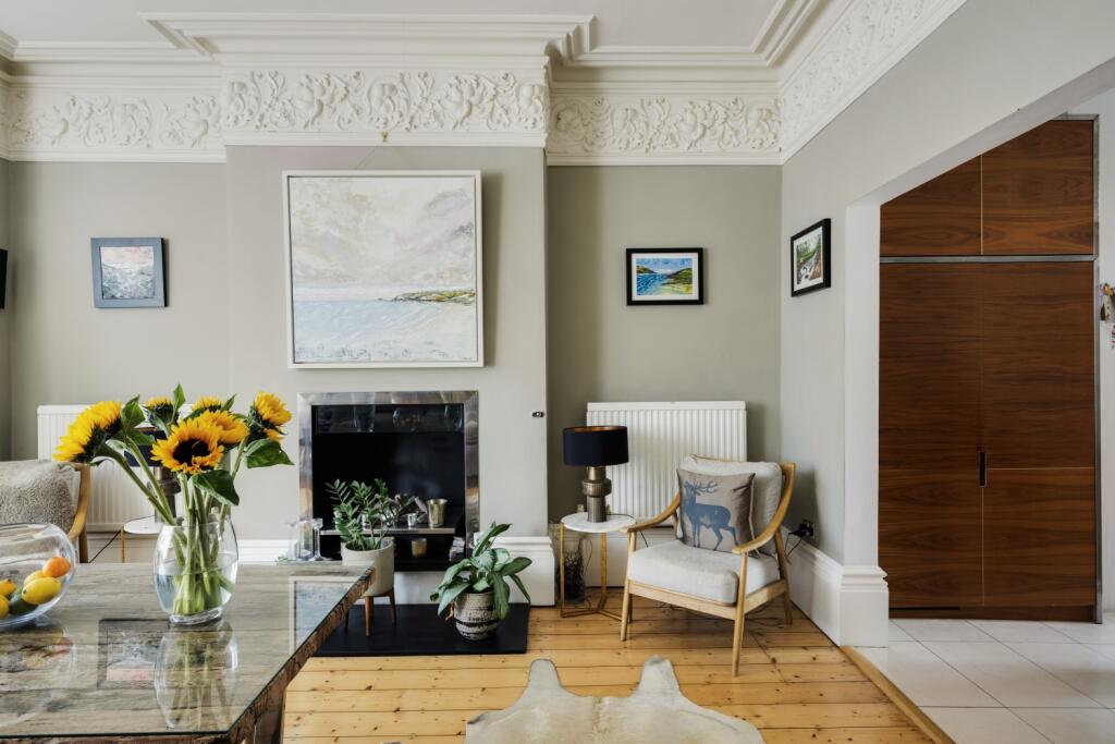 House in Bristol, Clifton - More