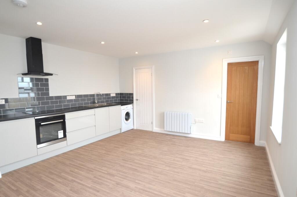 Apartment in Worcester - View 2