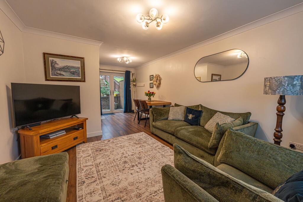 Primrose Court, Ty Canol, NP44 photo 4