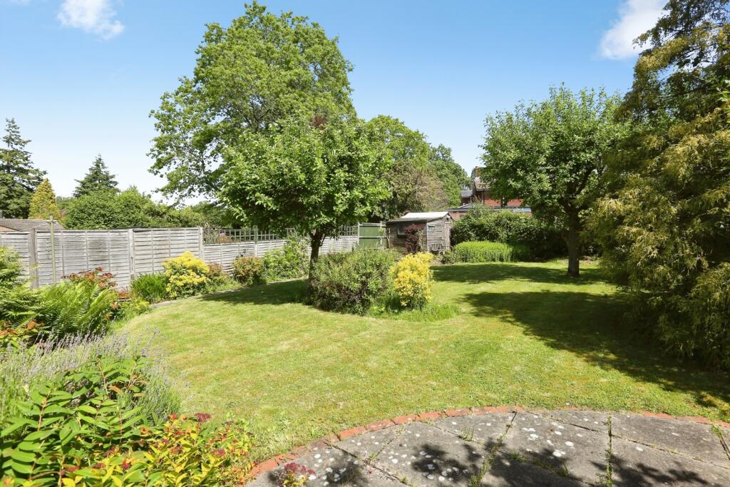 House in Eastleigh, Chandler's Ford - View 3