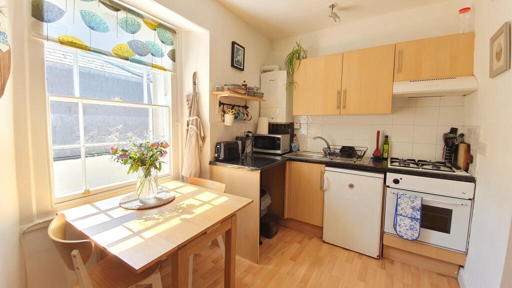 Apartment in Bristol, Clifton Village, Hotwells - View 5