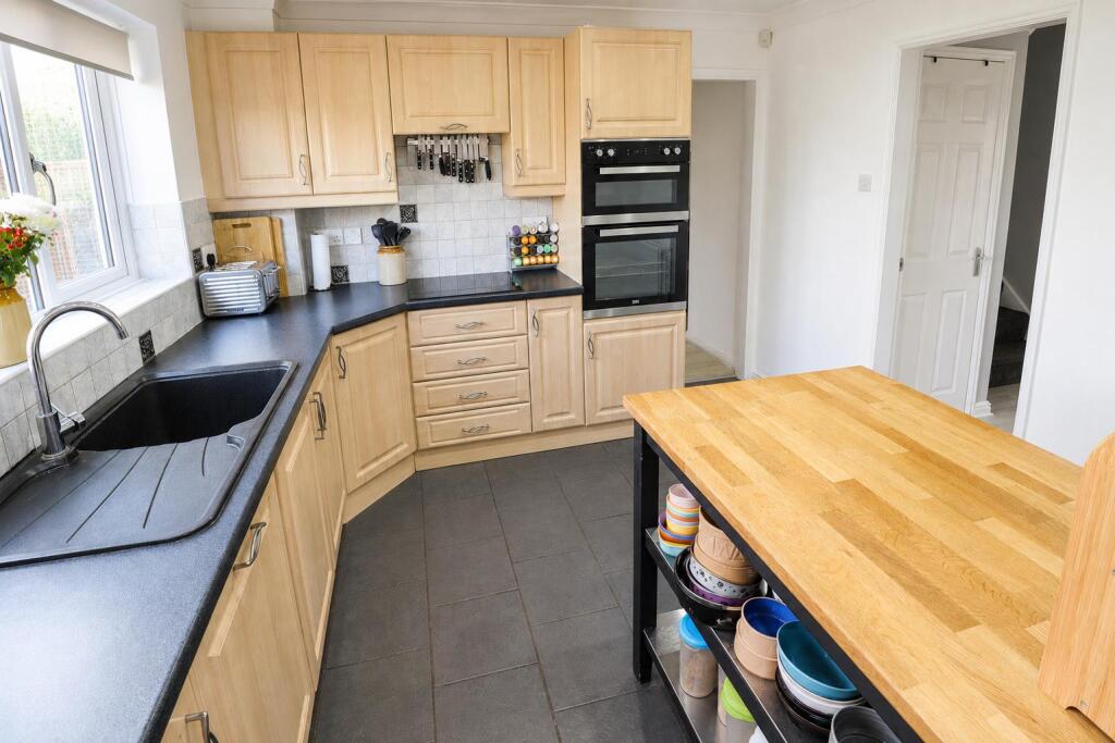 House in Rushden, North Northamptonshire - View 5