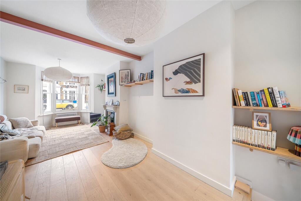 House in London, Bellenden - More