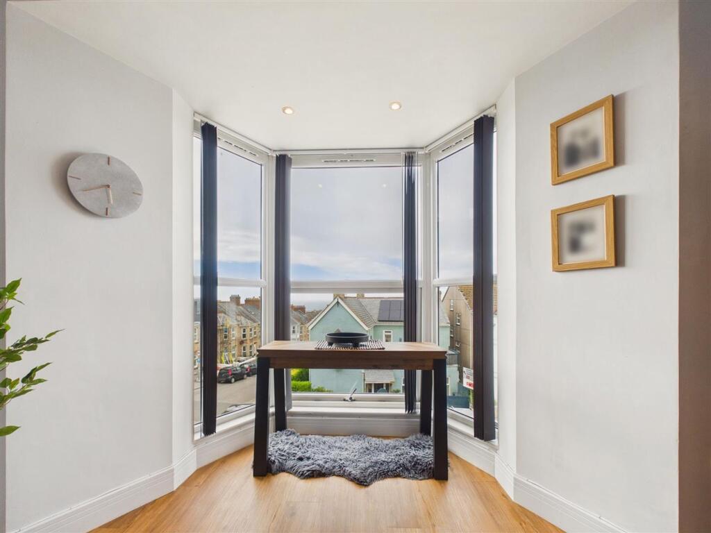 Apartment in Truro - View 2