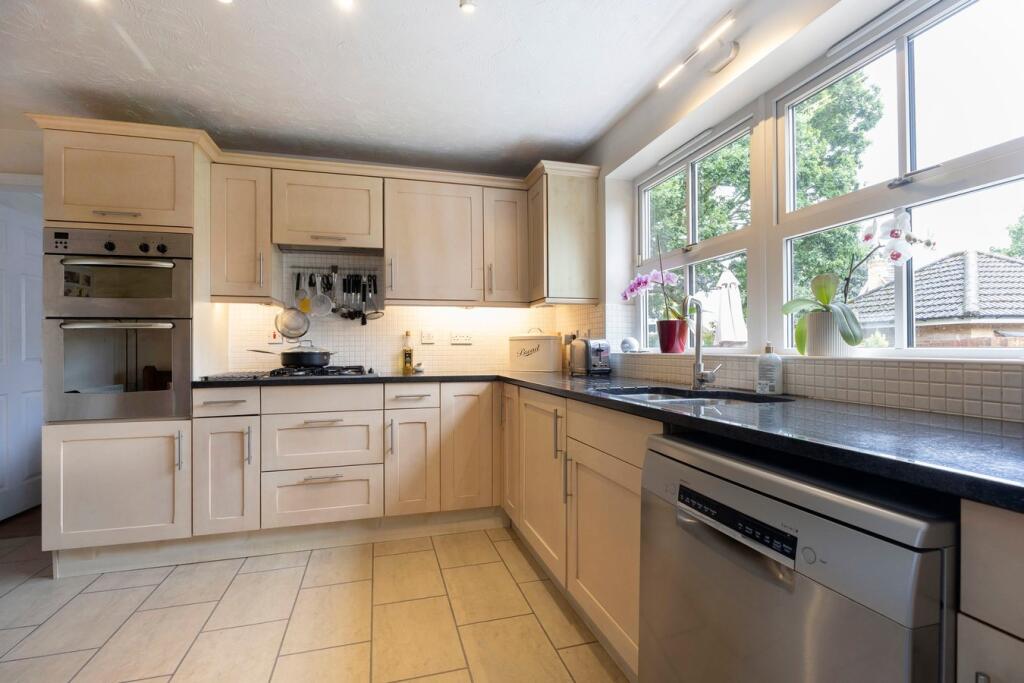 Grace Gardens, Cheltenham, GL51 - View 4