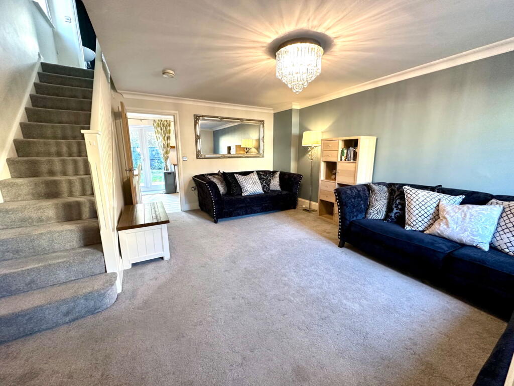 Longley Ings, Oxspring, Sheffield, S36 8ZS photo 5