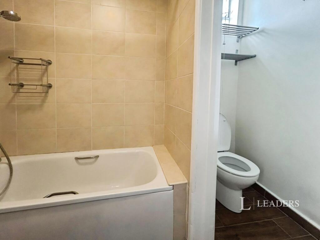 Apartment in Southampton - More