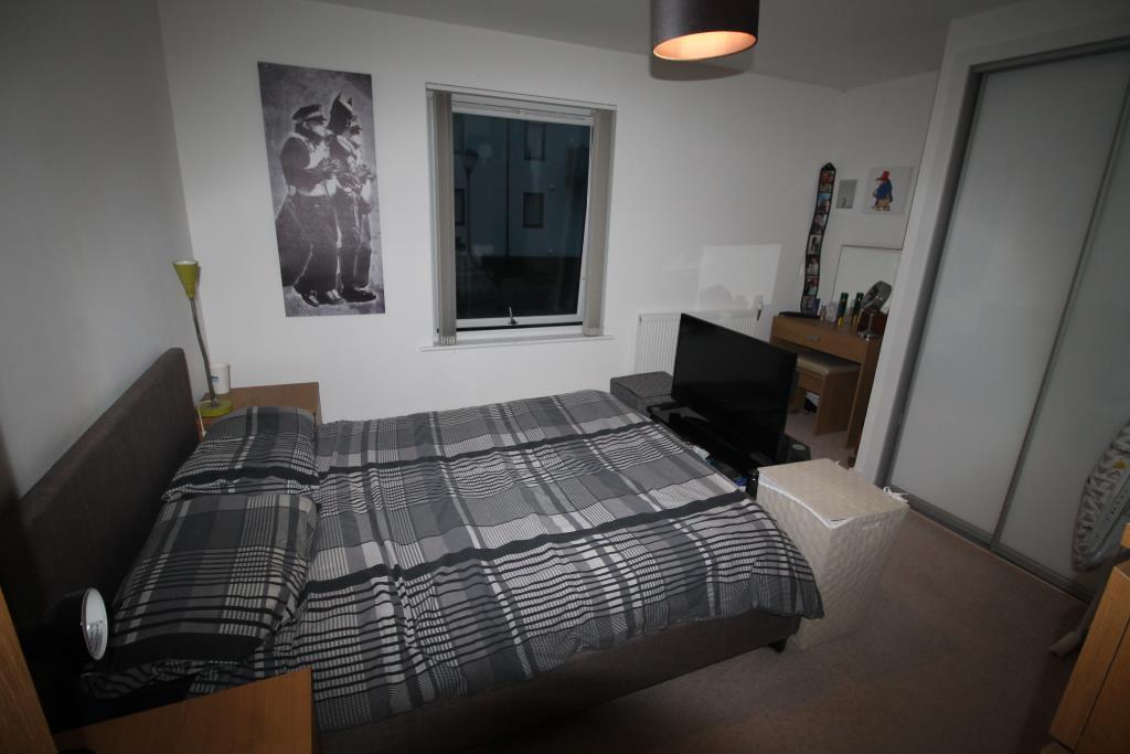 Apartment in London, Rush Green - View 5