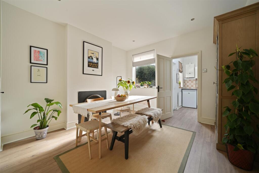 Manchester Road, Crosspool photo 4