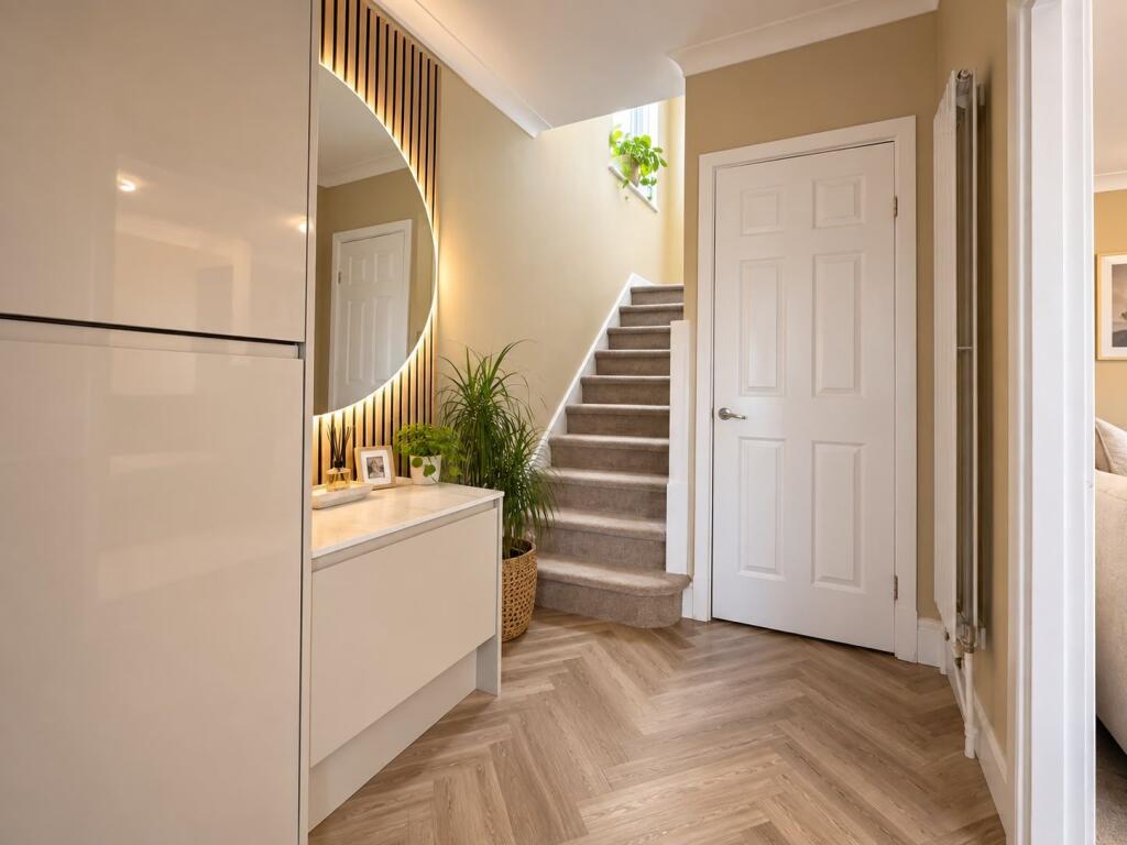 House in Swindon, Haydon Wick - View 2