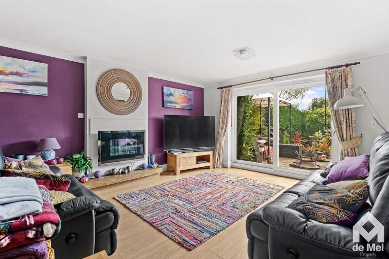 Grayston Close, Tewkesbury, Gloucestershire, GL20 photo 4