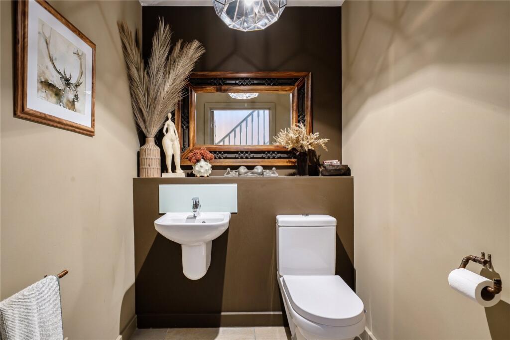 House in Swindon - View 4