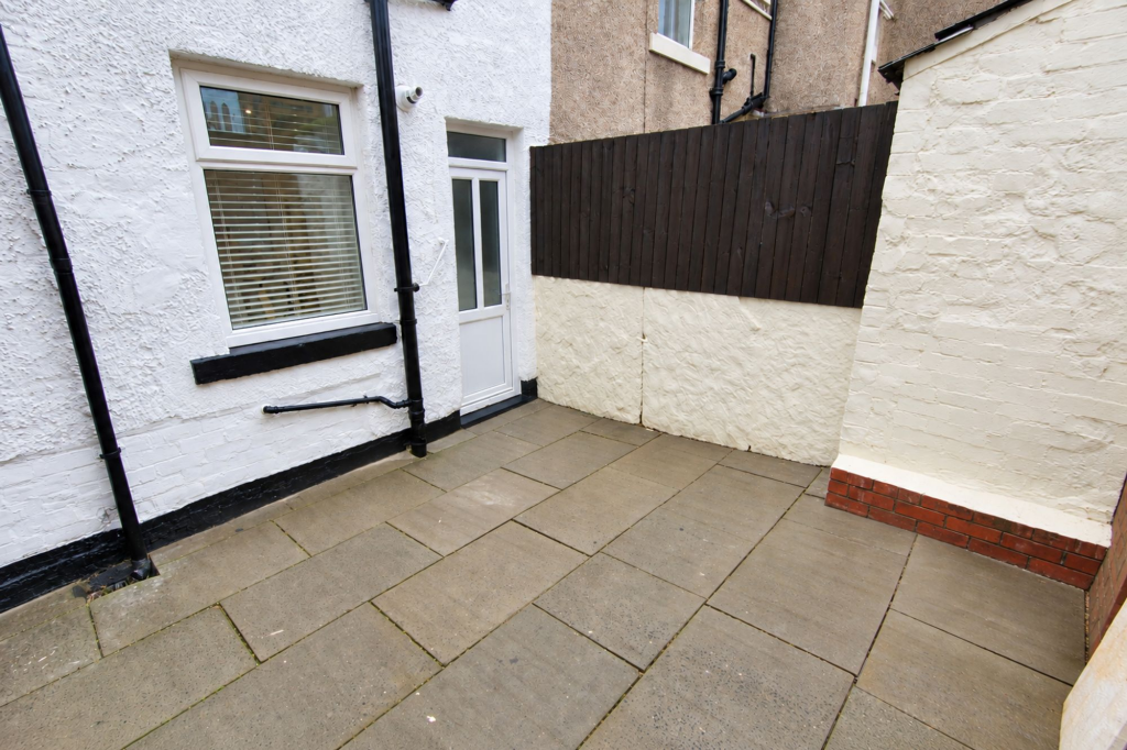 House in Oldham - View 4