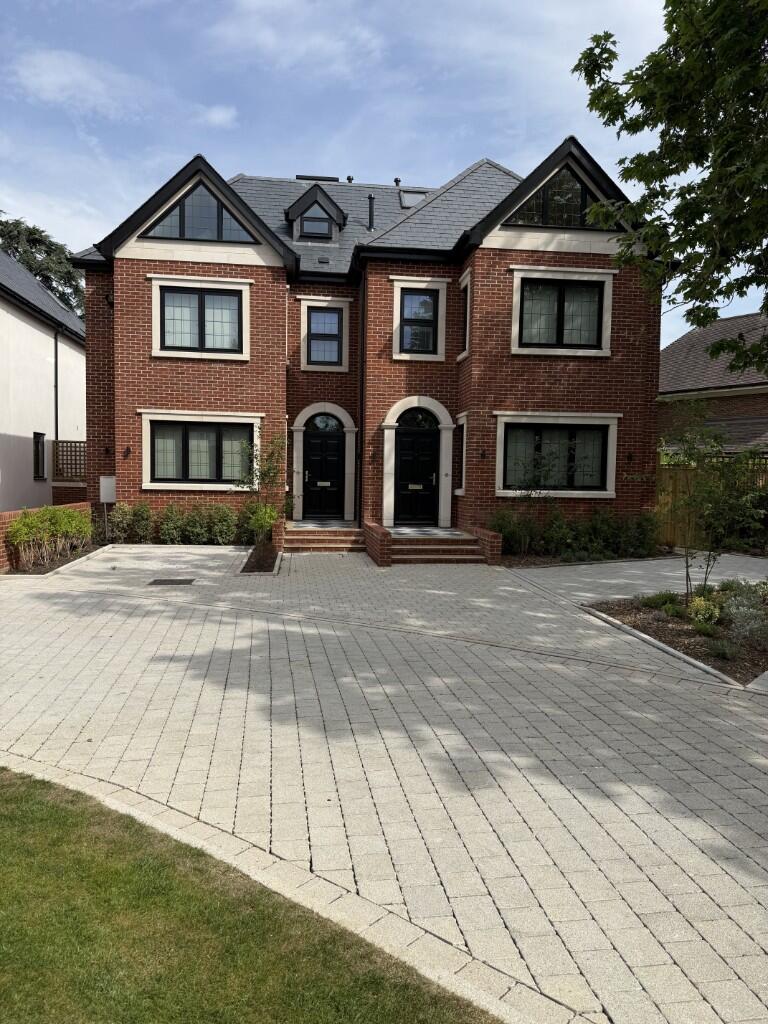 Main image of property: 35 New Road, Esher, Surrey, KT10