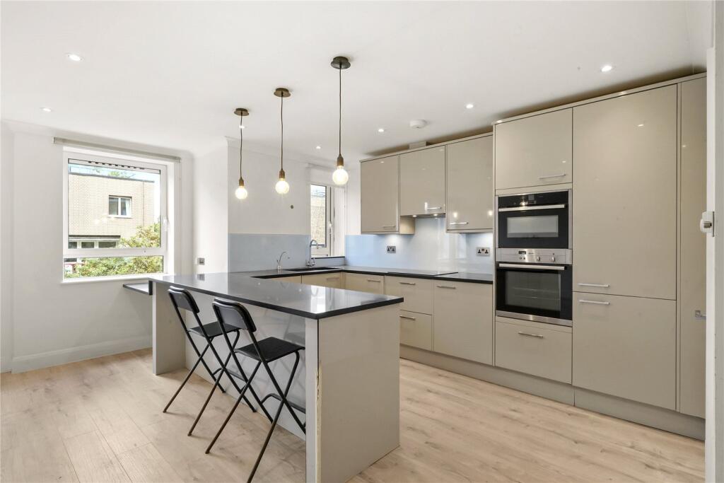Apartment in London - View 3