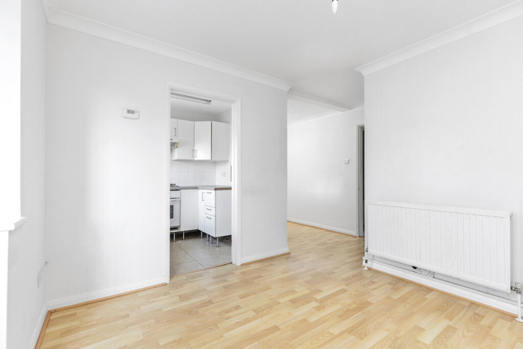 Apartment in Chichester, Fishbourne - View 3
