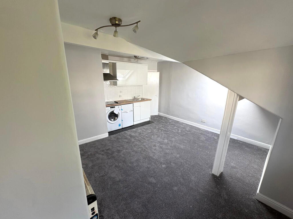 Apartment in Leeds - View 5