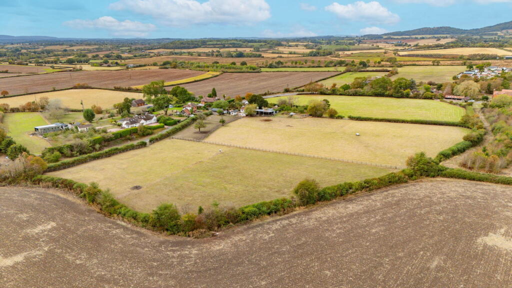 House in Malvern Hills, Pendock - View 2