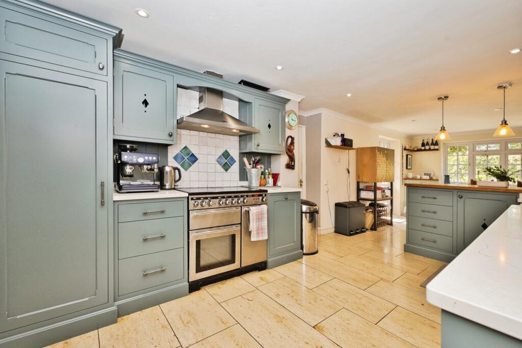 House in Kingsbury Episcopi, Thorney - More