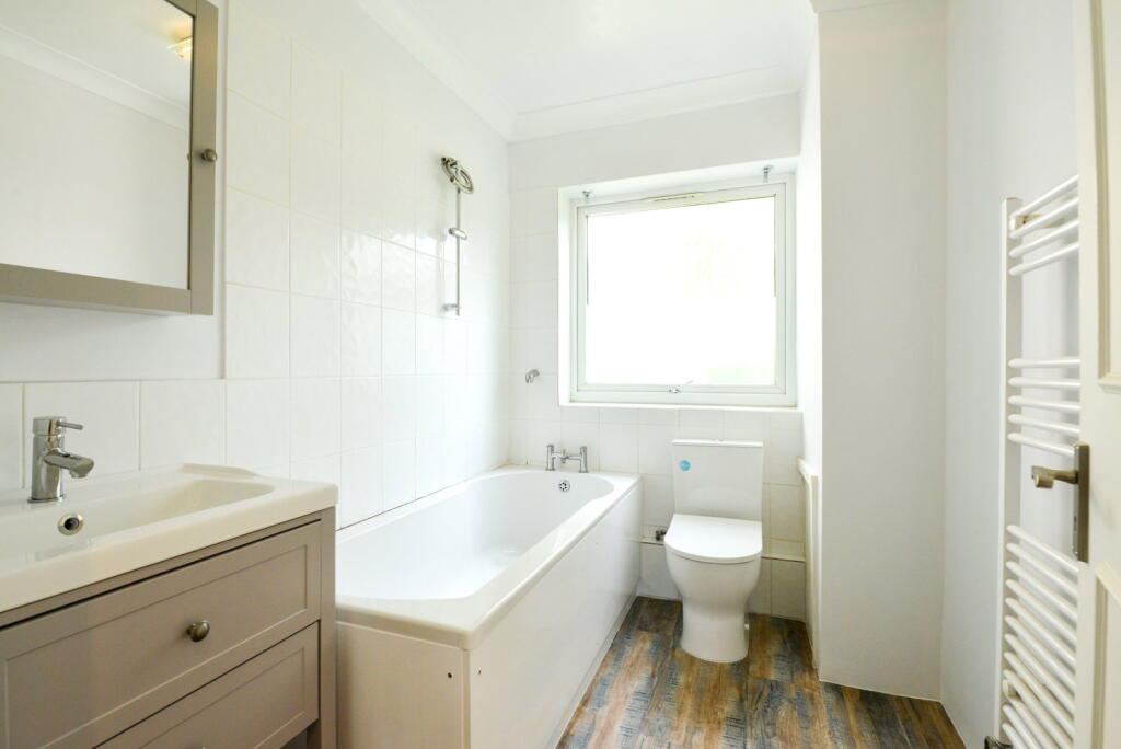 Apartment in Weybridge - View 5