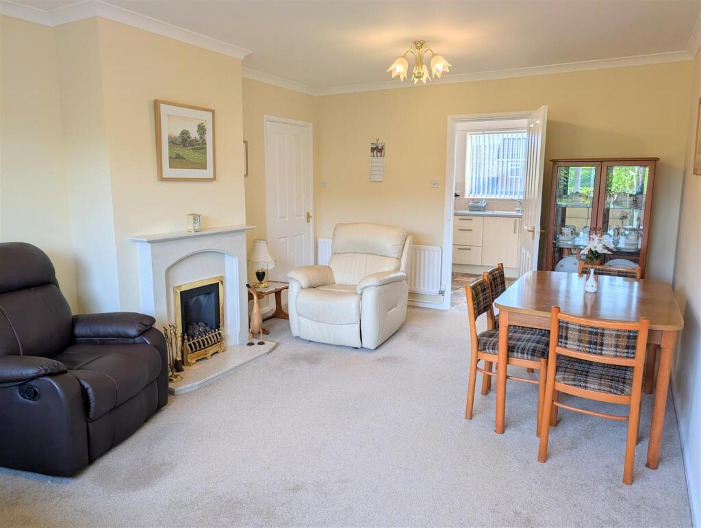 8 Pine Crescent, Minsterley, Shrewsbury, SY5 0AY photo 3