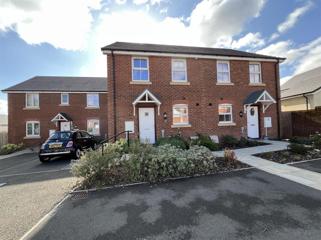3-bed semi-detached on Rhodfa'r Crawshay, Cwmdare, £233,950