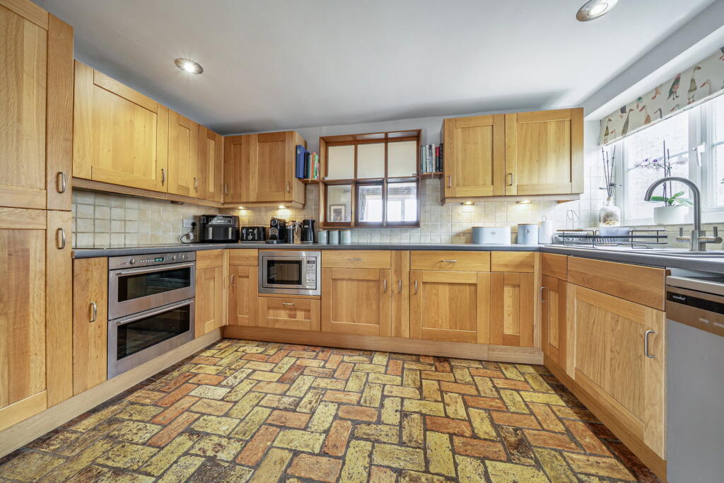 Characterful Family Home In Beautifully Located Cambs Village - View 4