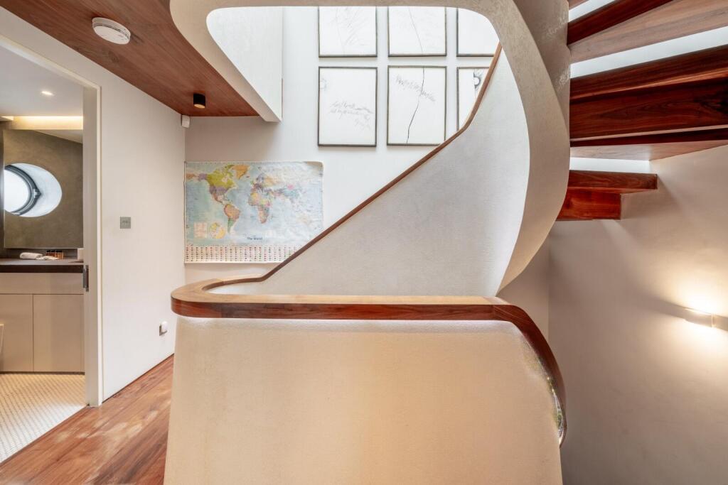 4 bedroom mews property for rent